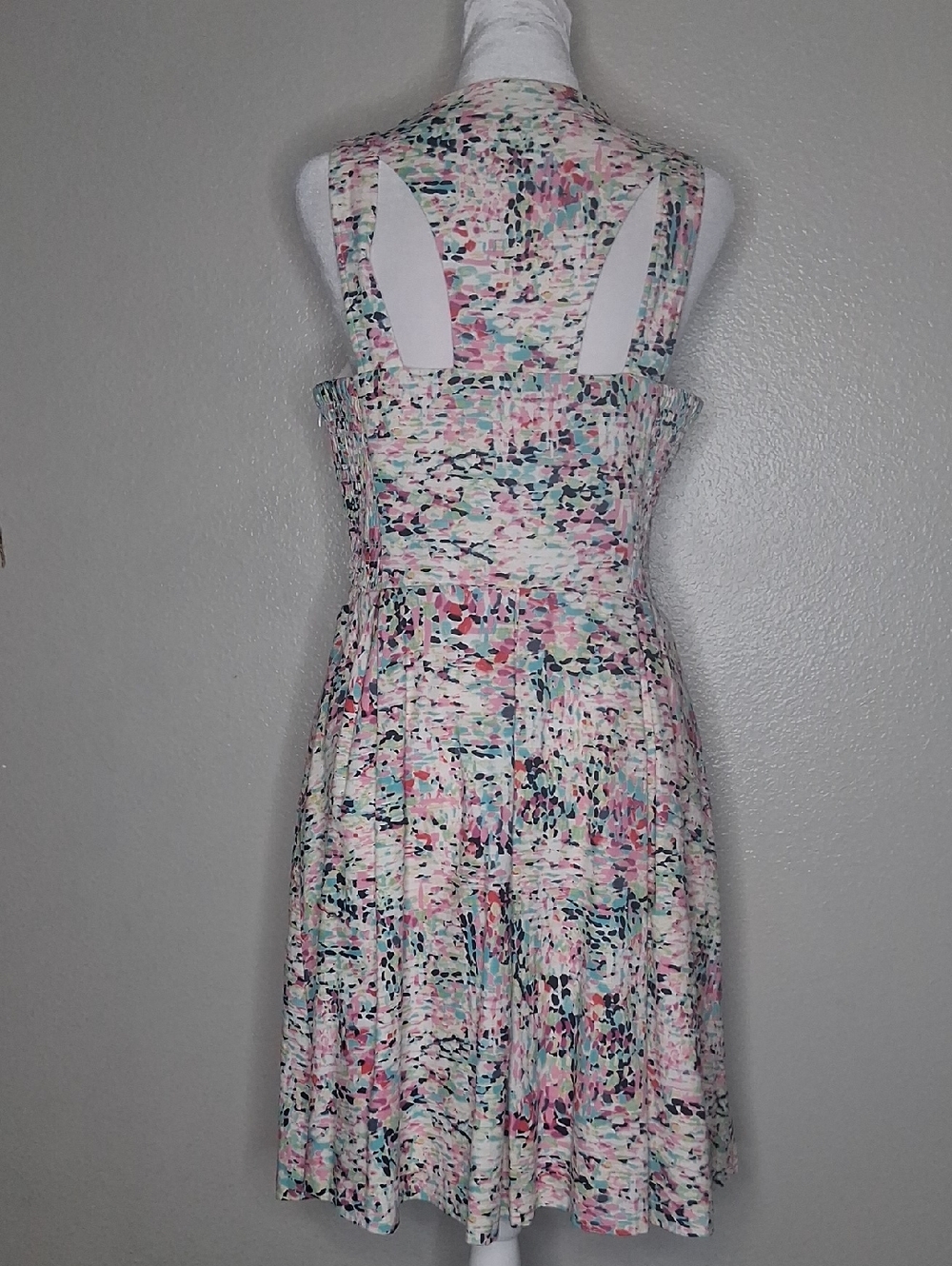 Guess Cocktail Dress Multicolor Sleeveless Smocked Sides Gold Zip Detail Size 12 - Picture 3 of 16